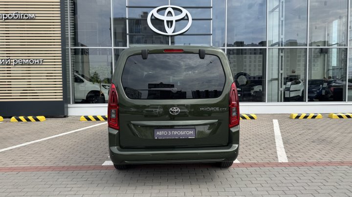 Toyota Proace City Verso Comfort 2025