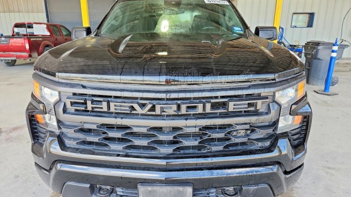 Chevrolet Silverado C1500 Custom 2024