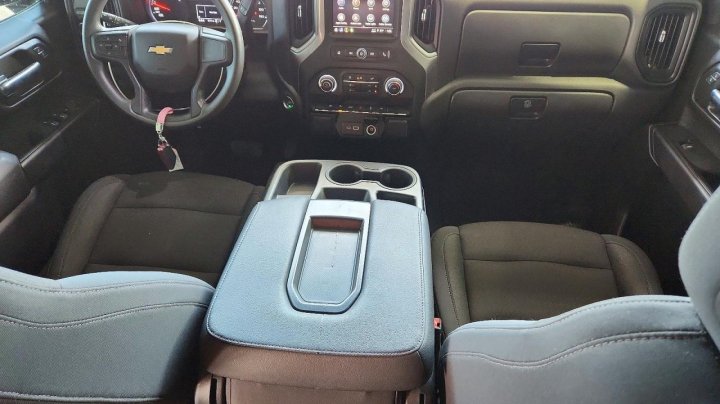 Chevrolet Silverado C1500 Custom 2024