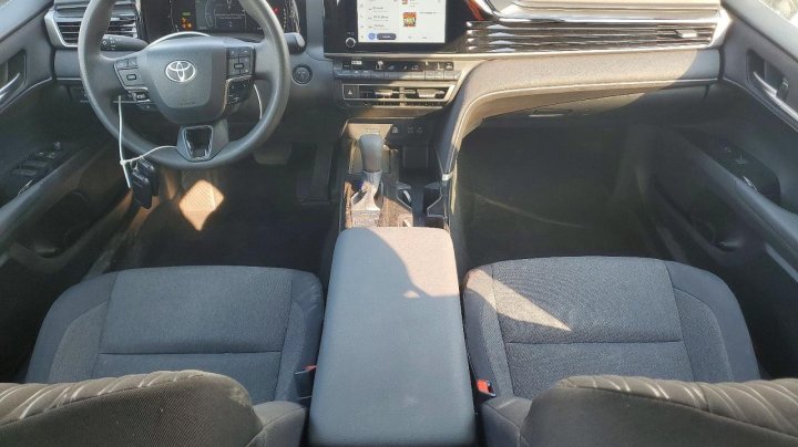 Toyota Camry Le 2025