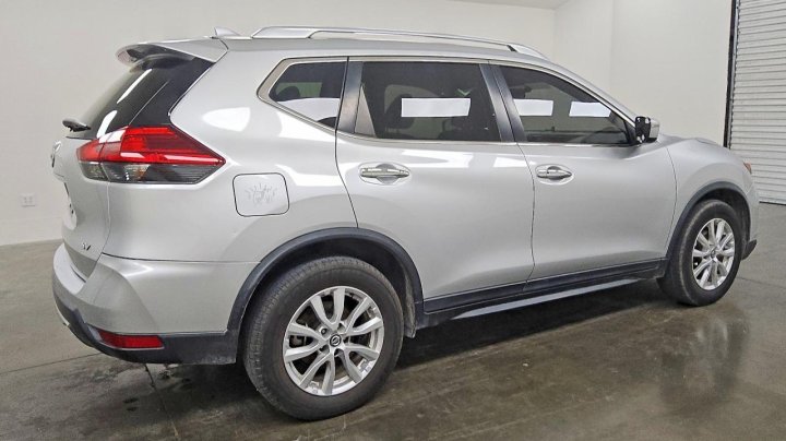 Nissan ROGUE Sv 2017