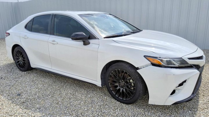 Toyota Camry Se 2020