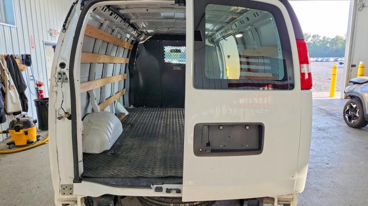 Chevrolet Express G2500 2025