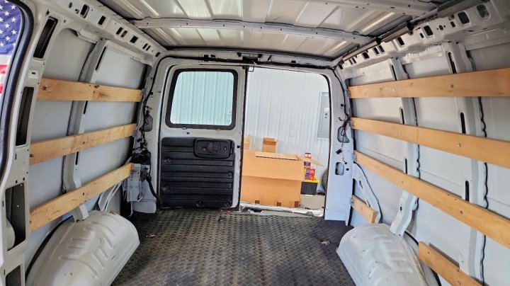 Chevrolet Express G2500 2025