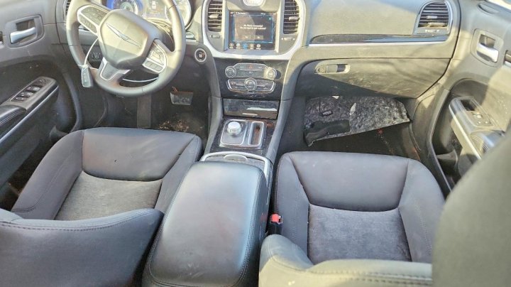 CHRYSLER 300 Touring 2023