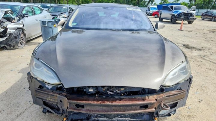 Tesla MODEL S 2015