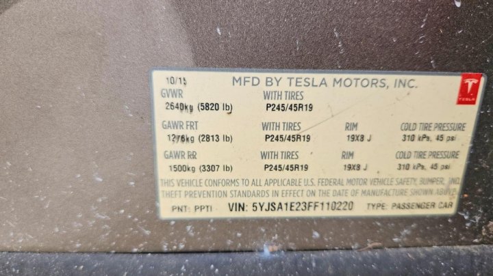 Tesla MODEL S 2015