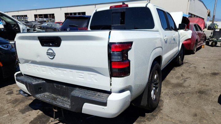 Nissan Frontier Sv 2025