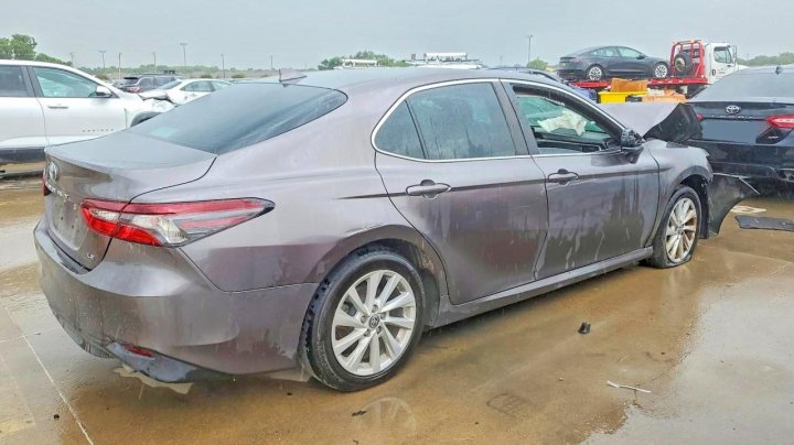 Toyota Camry Le 2022