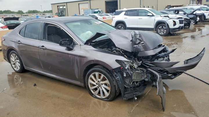 Toyota Camry Le 2022