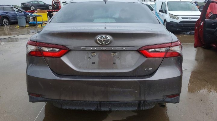 Toyota Camry Le 2022