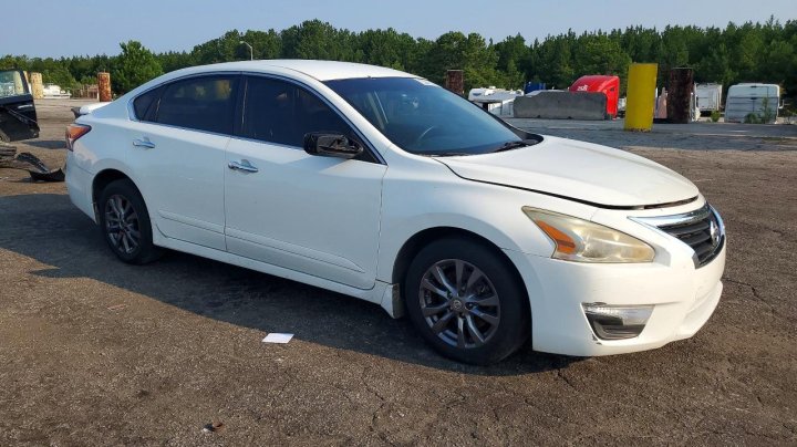 Nissan Altima 2.5 S 2015