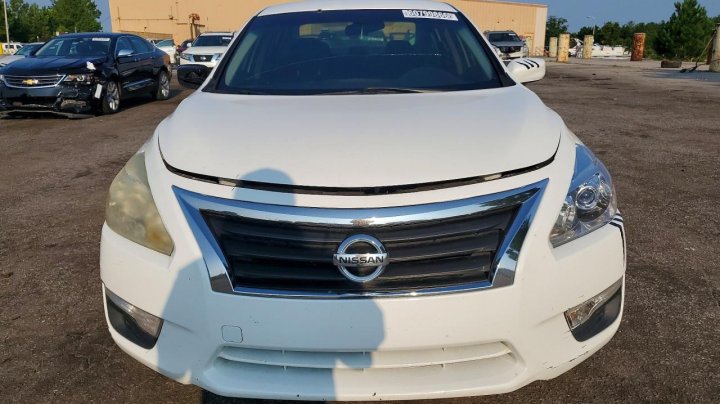 Nissan Altima 2.5 S 2015