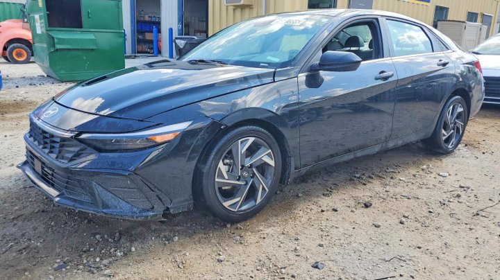 Hyundai Elantra Sel 2025