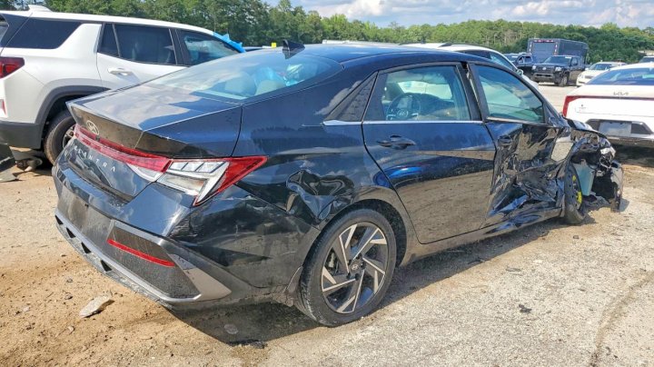 Hyundai Elantra Sel 2025