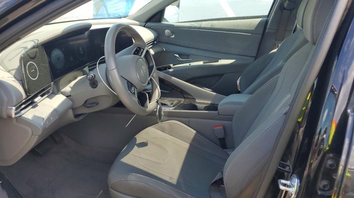Hyundai Elantra Sel 2025