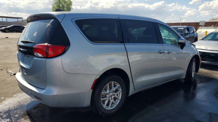 CHRYSLER VOYAGER Lx 2023