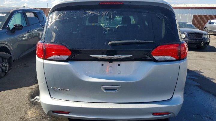 CHRYSLER VOYAGER Lx 2023