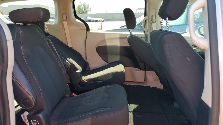 CHRYSLER VOYAGER Lx 2023