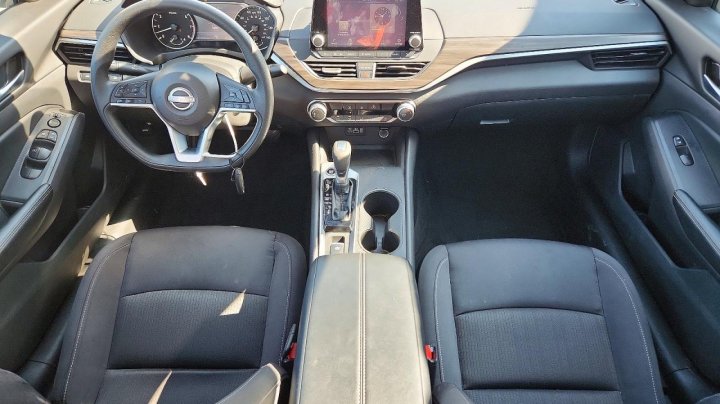 Nissan Altima Sv 2025