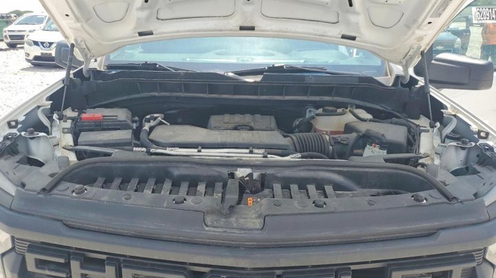 Chevrolet Silverado C1500 2023