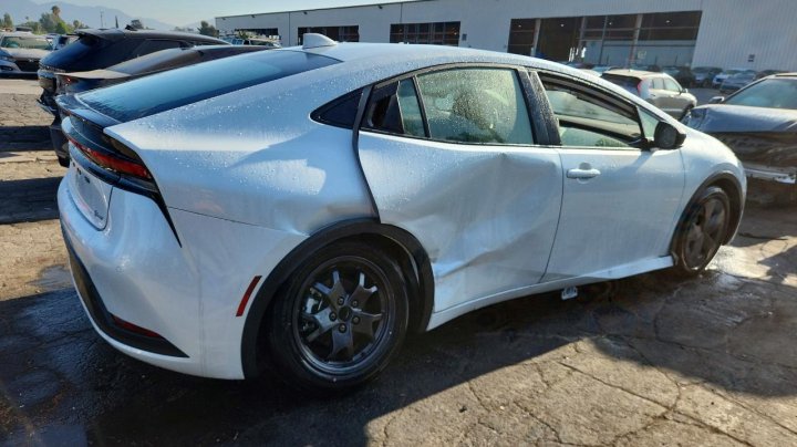 Toyota Prius Le 2025