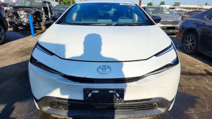 Toyota Prius Le 2025
