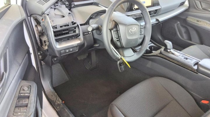 Toyota Prius Le 2025