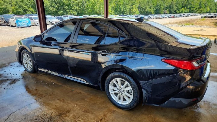 Toyota Camry Le 2025