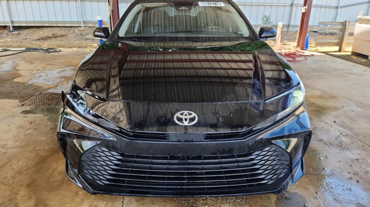 Toyota Camry Le 2025