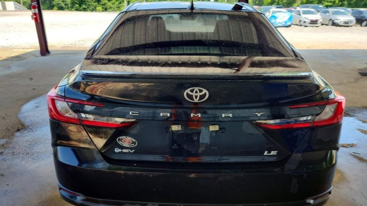 Toyota Camry Le 2025