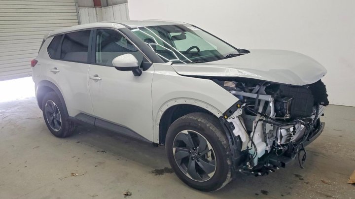 Nissan ROGUE Sv 2025