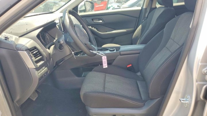 Nissan ROGUE Sv 2025