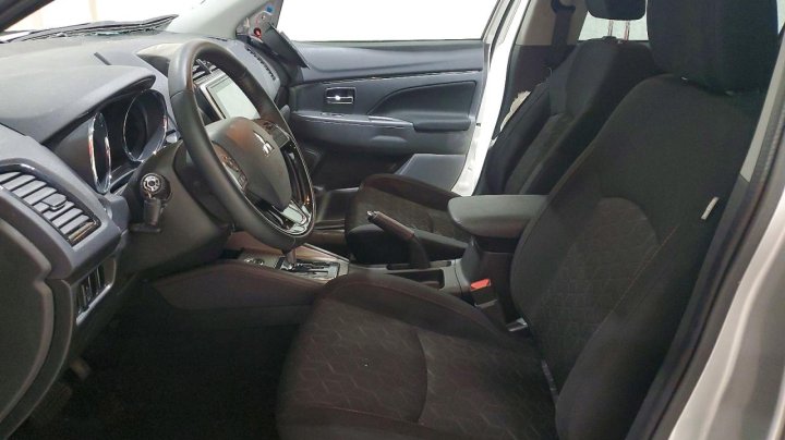 Mitsubishi Outlander Sport S 2025