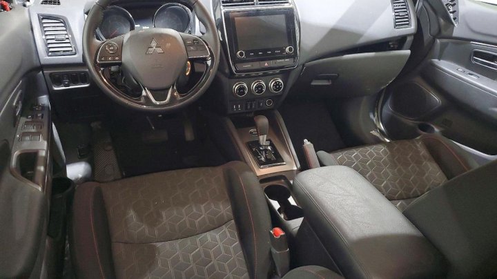 Mitsubishi Outlander Sport S 2025