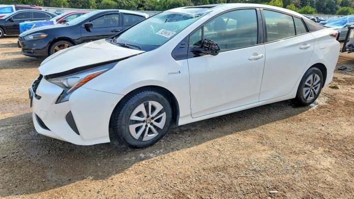 Toyota Prius Four 2018