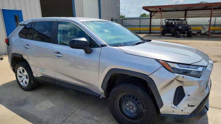 Toyota RAV4 Le 2023