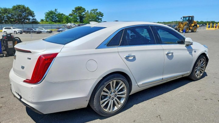 Cadillac XTS Luxury 2018