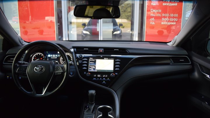 Toyota Camry Premium 2019