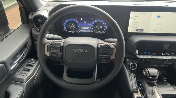 Toyota Land Cruiser Prado Prestige 2025