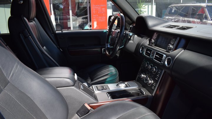 Land Rover Range Rover Premium 2012
