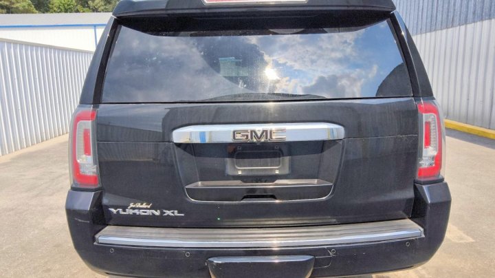 GMC YUKON Xl Denali 2016