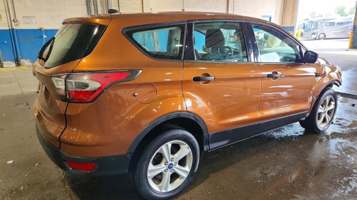 Ford Escape S 2017