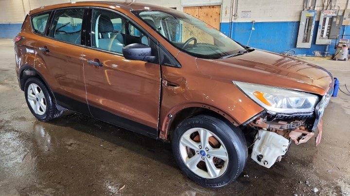 Ford Escape S 2017