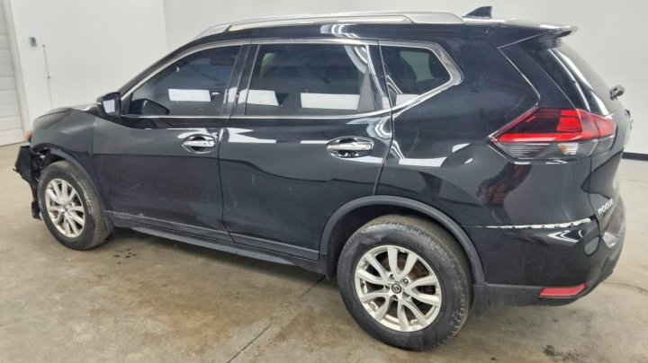 Nissan ROGUE Sv 2018