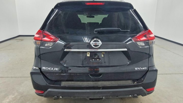 Nissan ROGUE Sv 2018