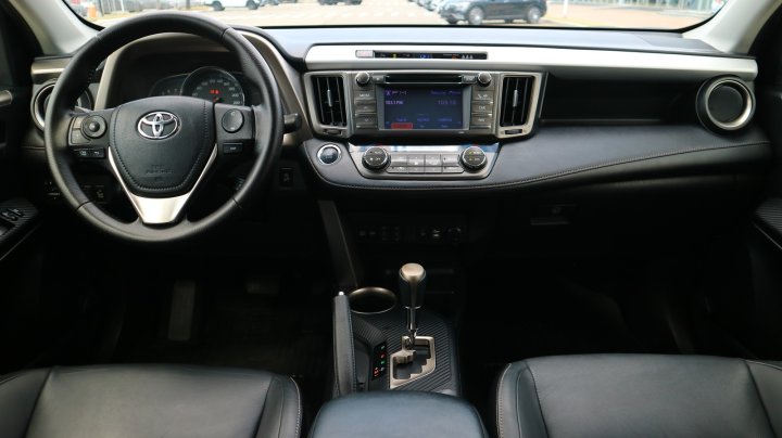 Toyota RAV4 Lounge 2013