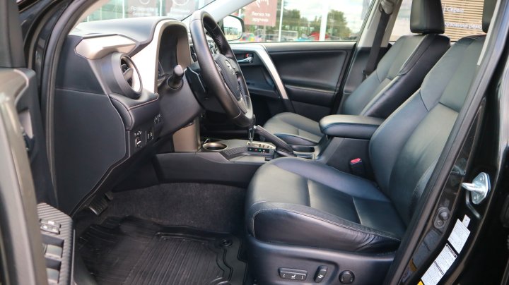 Toyota RAV4 Lounge 2013