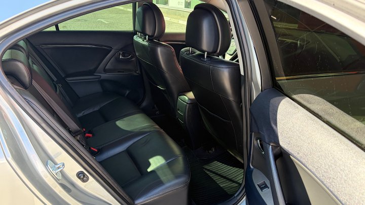 Toyota Avensis Prestige 2011