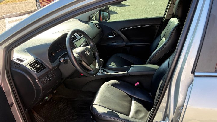 Toyota Avensis Prestige 2011